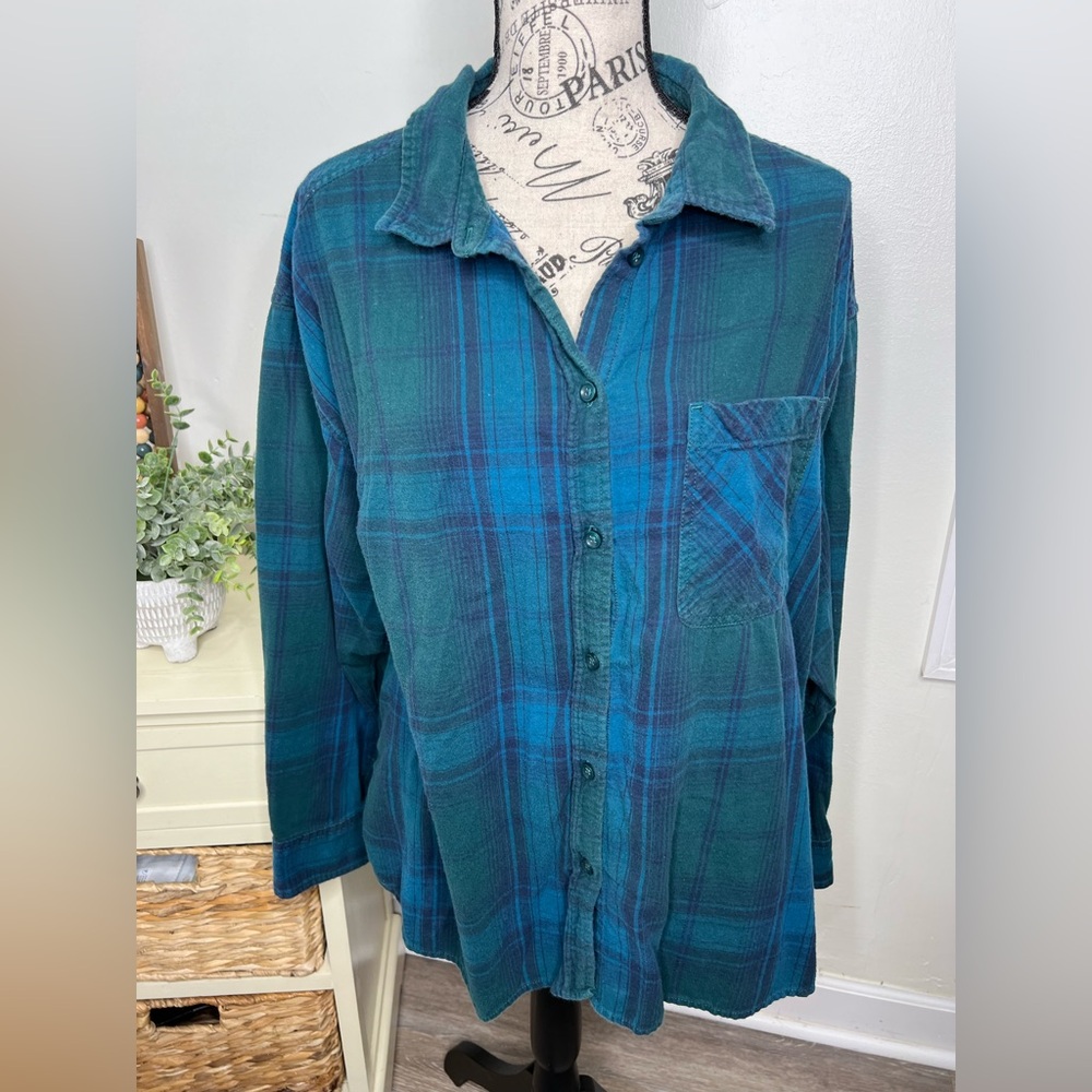 Time and Tru Plaid Flannel Button Down Shirt